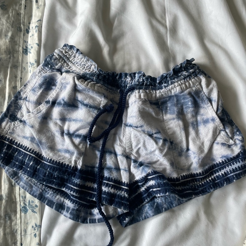 Small Roxy blue and white shorts